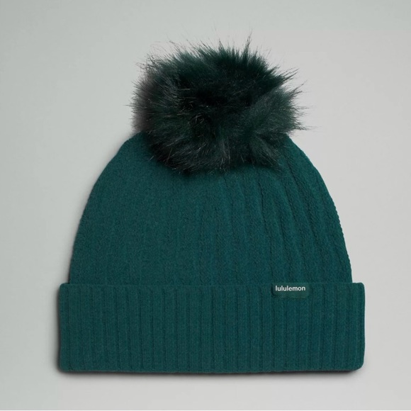 NWT Lululemon Women’s Cable Knit Pom Beanie Forest Green - Picture 5 of 11